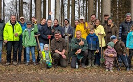 Gruppenbild nach der 2. Baumpflanzaktion