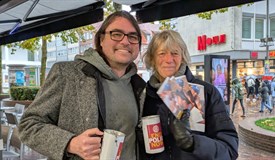 Mitglieder des Rotary Club Ulm/Neu-Ulm beim Spenden sammeln